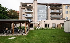 City-Apartment Neubaugasse - PRIVATE PARKING GARAGE